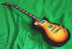 Gibson Les Paul Studo Sunburst Gold Hardware awesome good sound good looks 2006