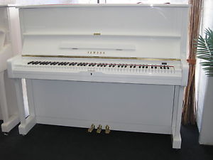 Weißes Klavier - Yamaha U1 - von REHA-PIANO-AURICH