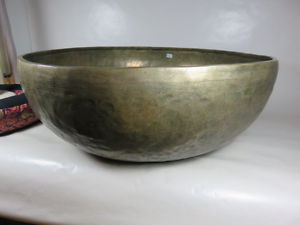 Spezial Fuß-Klangschale Dragon ca. 51cm ca. 10.550gr. Sammlerstück