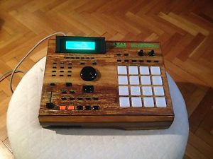 AKAI MPC 2000XL CUSTOM WOODSTYLE MIDI PRODUCTION CENTER+GREEN DISPLAY+CLEAR PADS