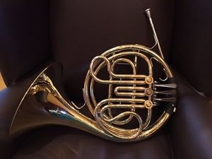Conn 14d French Horn comes with case