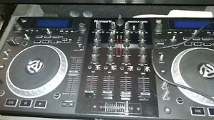 Numark Mixdeck Quad | 4-Channel CD/USB/MIDI Controller DJ System