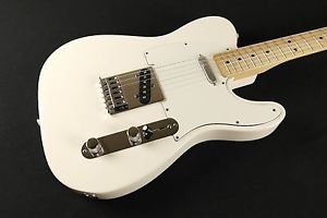 Fender Standard Telecaster Maple Fingerboard Arctic White 145102580