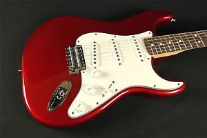 Fender Standard Stratocaster - Rosewood Fingerboard - Candy Apple Red (983)