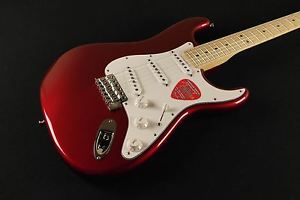 Fender American Special Stratocaster - Maple Fingerboard - Candy Apple Red 6235