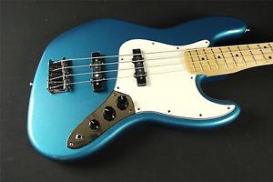 Fender Standard Jazz Bass - Maple Fingerboard - Lake Placid Blue (873)