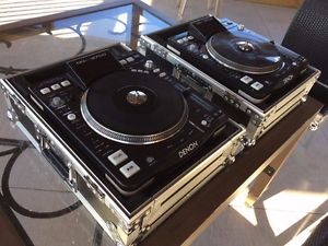 Denon DN-S3700 Turntable Media Players/ Controllers with Odssey Road Case (Pair)