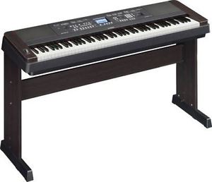 Yamaha 88 Key Portable Grand Keyboard w/Stand & Pedal