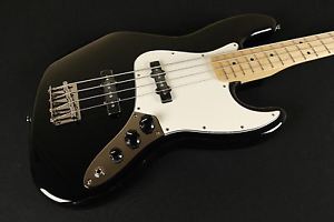 Fender Standard Jazz Bass Maple Fingerboard Black 146202506 (828)