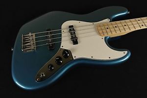 Fender Standard Jazz Bass Maple Fingerboard Lake Placid Blue 146202502