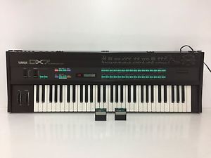 Yamaha DX7 In Outstanding Condition With ROM Carts ~Waveformless~