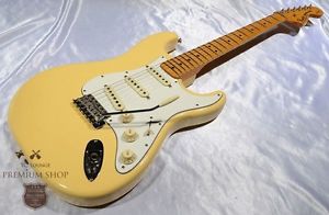 Fender Japan 1999-2000 ST68-185YM Used Electric Guitar Free Shipping