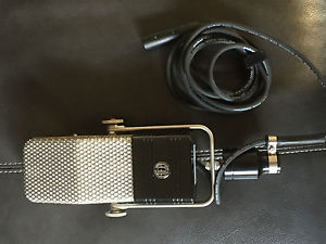 AEA R44CE Ribbon mic RCA socket