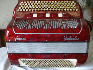 Accordéon clavier droit Russe marque GALANTI professionnel 4 voix super musette