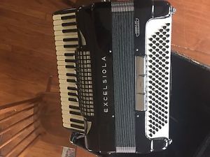 Antique Vintage Black Excelsior Excelsiola 41 Key Accordion Model 7110 Spec