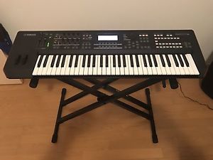 Yamaha MOXF6 Keyboard Synthesizer