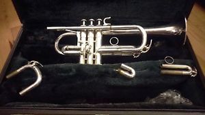 Yamaha YTR 6610s Eb/D trumpet with case