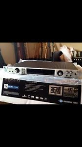 Universal Audio Apollo Quad 18x24 Mint