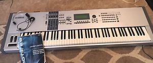 Yamaha MOTIF ES8 Keyboard Synthesizer With Pedal, Hard Case and Original Manuals