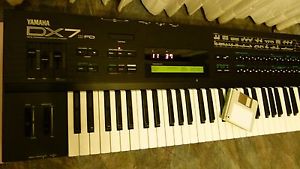 Yamaha DX7IIFD in great condition! Huge library of sounds!