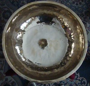 Gehämmerte Lingam klangschale (Singing Lingum Bowl Hand beaten)
