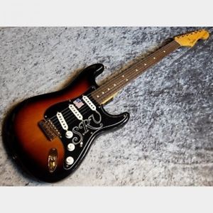 NEW Fender USA Stevie Ray Vaughan Stratocaster 3 Color Sunburst FROM JAPAN/512