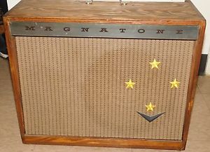 VINTAGE Magnatone model 213 Troublar Tube Guitar Amp ! REAL PITCH VIBRATO!