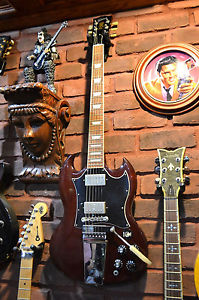 NOS Rare Gibson Angus Young Signature SG Aged Cherry Electric Guitar & Case RG1