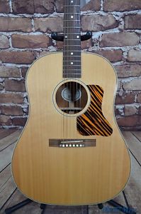 2013 Gibson J-35 Slope Shoulder Dreadnought Acoustic Electric Guitar w/OHSC