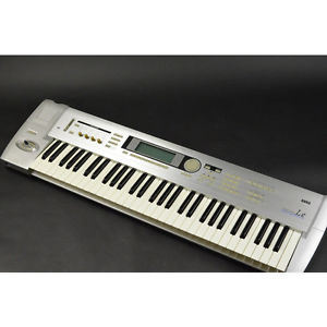 Used KORG TRITON LE 61 Keyboard Workstation Synth Free Tracking Ship