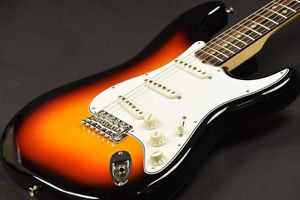 Fender American Vintage '65 Stratocaster 3-Color Sunburst guitar FROM JAPAN/512