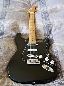 Fender American Stratocaster Relic SSS Warmoth Scalloped Neck Dimarzios Strat