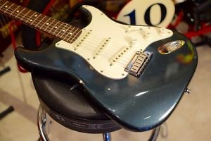 Fender 1987 American Standard Stratocaster guitar FROM JAPAN/512