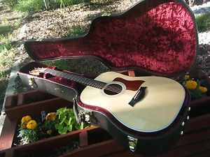 Taylor 210E Deluxe Dreadnought AC/EL Guitar Hardcase