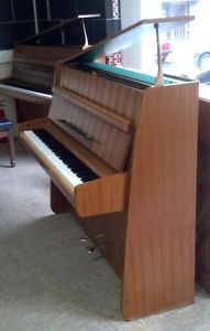 Klavier Steinway Z, aufwändig überholt und frisch gestimmt