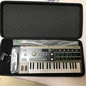 USED Korg microkorg synthesizer vocoder w/ Hard case Power cord Microphone