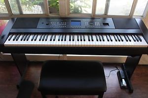Yamaha DIGITAL PIANO 650B