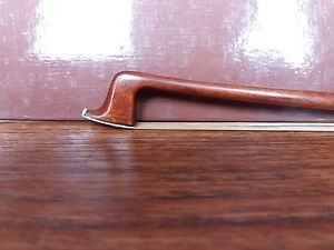 ARCO ANTIGUO DE VIOLÍN.EXCELLENT SILVER MOUNTED VIOLIN BOW 4/4 POSSIBLY FRENCH.