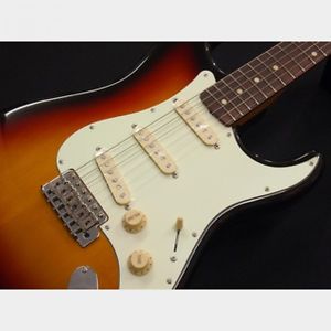 NEW Fender Japan Exclusive Classic 60s Stratocaster 3-Color Sunburst/512