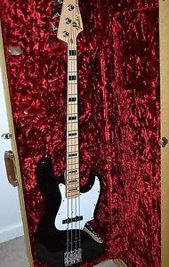 FENDER Geddy Lee Jazz Bass (MIJ)  with vintage G&G hard case + free extras!!