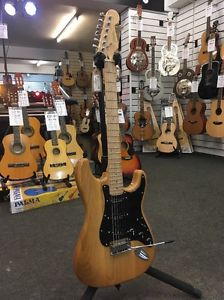 Fender MIK Ash Stratocaster 6-String Electric Guitar Right-Handed