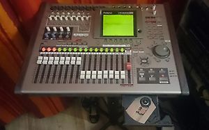 Enregistreur numérique Multipistes Roland VS2000 CD
