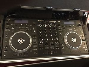 Numark Mixdeck Quad Dj Controller with Gator Case!