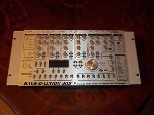 Quasimidi Rave-O-Lution 309  sequencer like roland TR