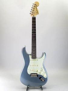 NEW Fender Deluxe Roadhouse Stratocaster MIB/R guitar FROM JAPAN/512