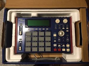 Akai MPC 1000 with 128MB RAM in original box.