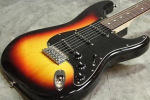 NEW Fender Japan 70s Stratocaster Rosewood/3-Tone Sunburst/512