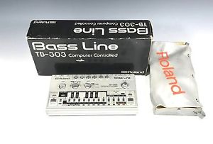 Roland TB-303 Vintage Analog  Synthesizer W/Box
