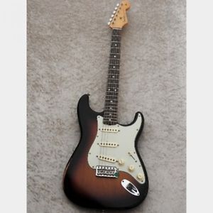 NEW Fender Classic Series Road Worn 60's Stratocaster (3-Tone Sunburst) /512