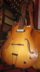 Vintage 1960's Eko Modello 100 Natural With The Original Hard Case Super Cool
